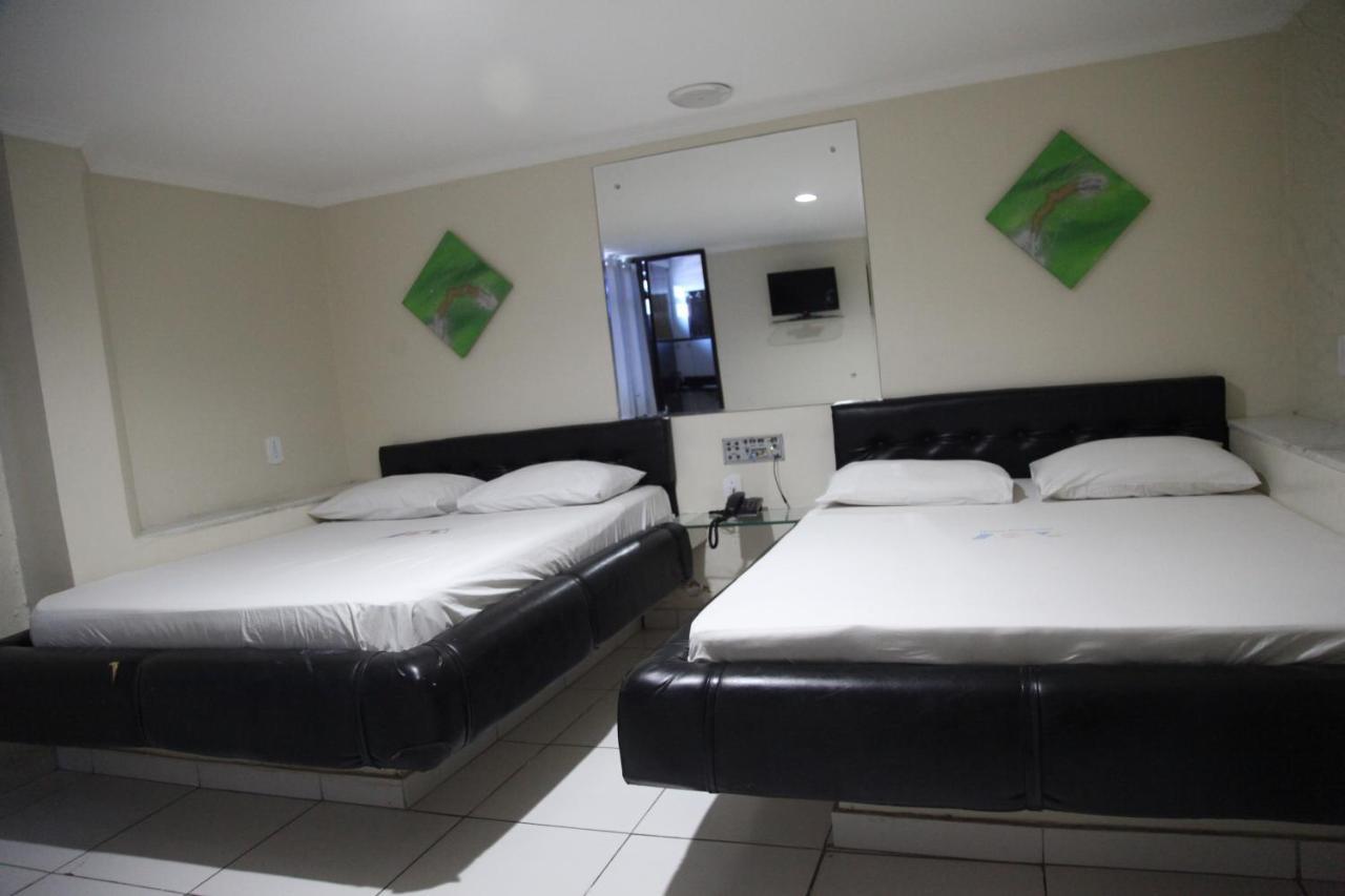 Hotel Piramide Rodoviaria Salvador Bagian luar foto